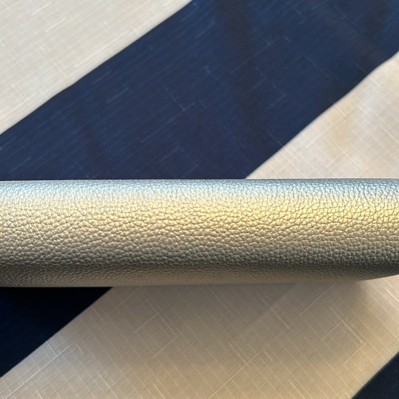 RJAY woman silver wallet zipper closure with card slots - Picture 10 of 13